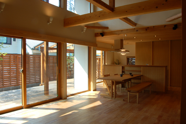 片流れ屋根の家