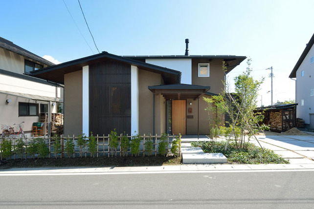 方形屋根の家