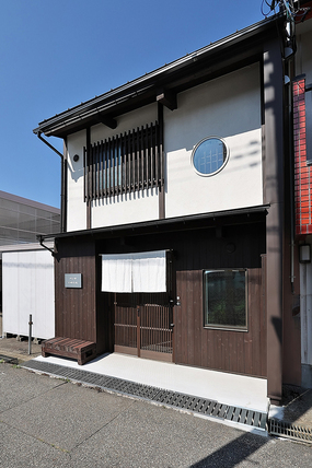 廃屋の町屋をパン屋さんに