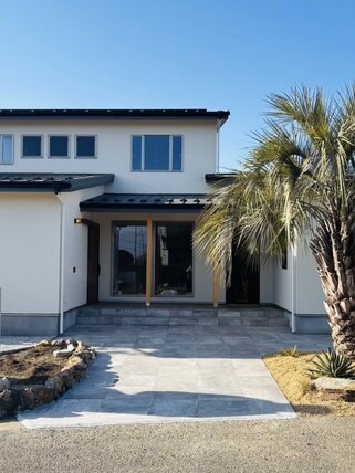 土間でつながるハイブリッド二世帯住宅