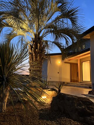 土間でつながるハイブリッド二世帯住宅